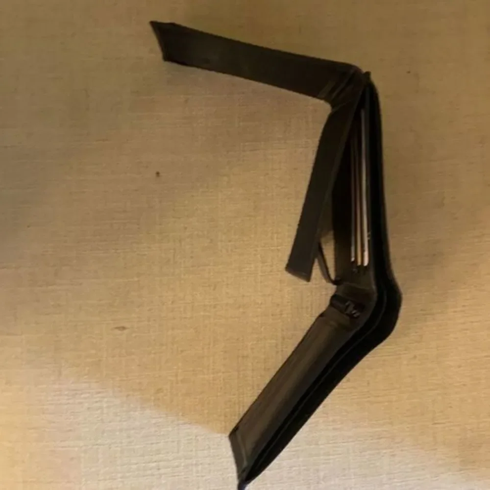 Wallet New In Box - Picture 5 of 7